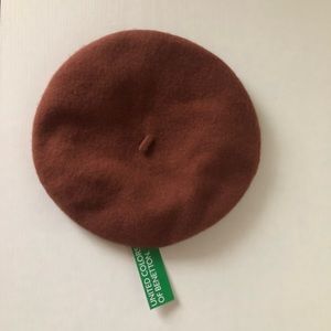COPY - United Colors of Benetton Tamarind Beret never worn new with tag